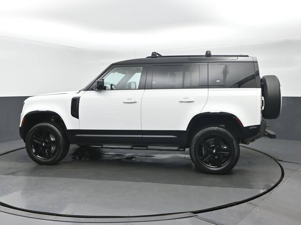 Used 2023 Land Rover Defender 110 X-Dynamic SE AWD/4WD image 6