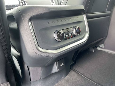 New 2026 Ford Expedition Platinum w/ Stealth Appearance Package AWD/4WD image 8