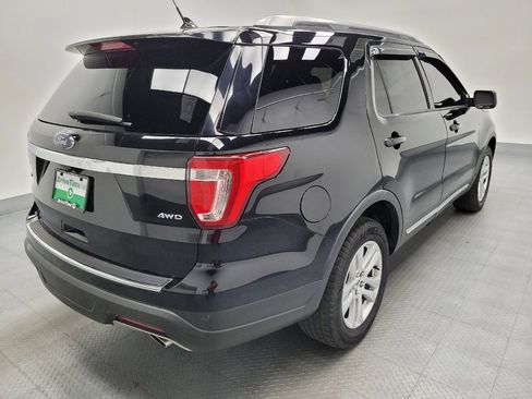 Used 2018 Ford Explorer XLT w/ Equipment Group 201A AWD/4WD image 9