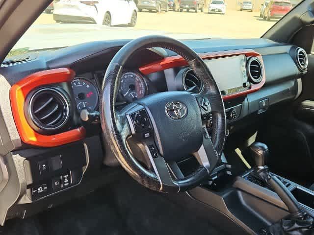 Used 2020 Toyota Tacoma TRD Sport w/ Technology Package AWD/4WD image 10