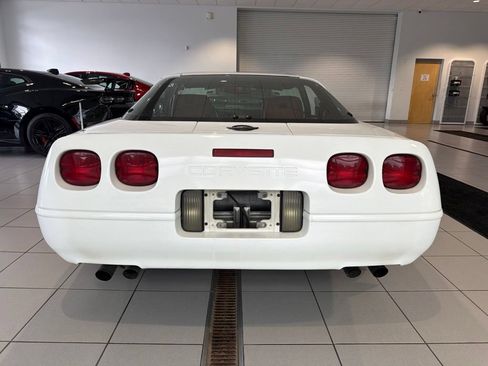 Used 1991 Chevrolet Corvette Coupe RWD image 5