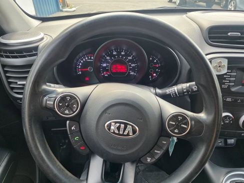 Used 2016 Kia Soul FWD image 15