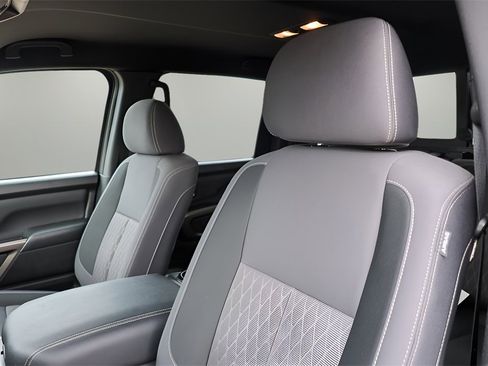 Used 2024 Nissan Titan SV w/ SV Bronze Edition Package image 11