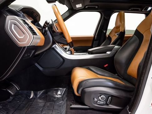 Used 2022 Land Rover Range Rover Sport SVR image 10