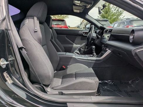 Used 2023 Toyota GR86 w/ ALL Weather Mat Package (TMS) RWD image 29