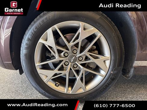 Used 2022 Genesis GV70 2.5T w/ Advanced Package image 38