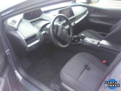 Used 2023 Toyota Prius LE image 5