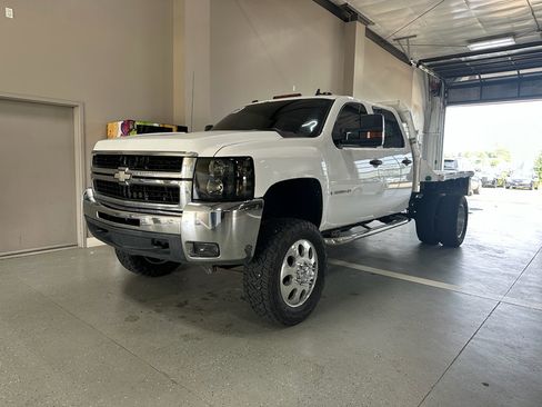 Used 2009 Chevrolet Silverado 3500 LT w/ Exterior Plus Package image 2