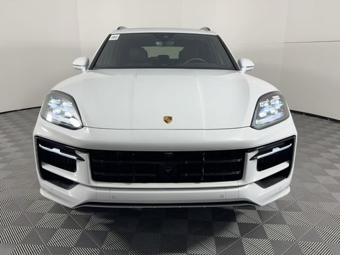 Used 2026 Porsche Cayenne AWD/4WD image 6