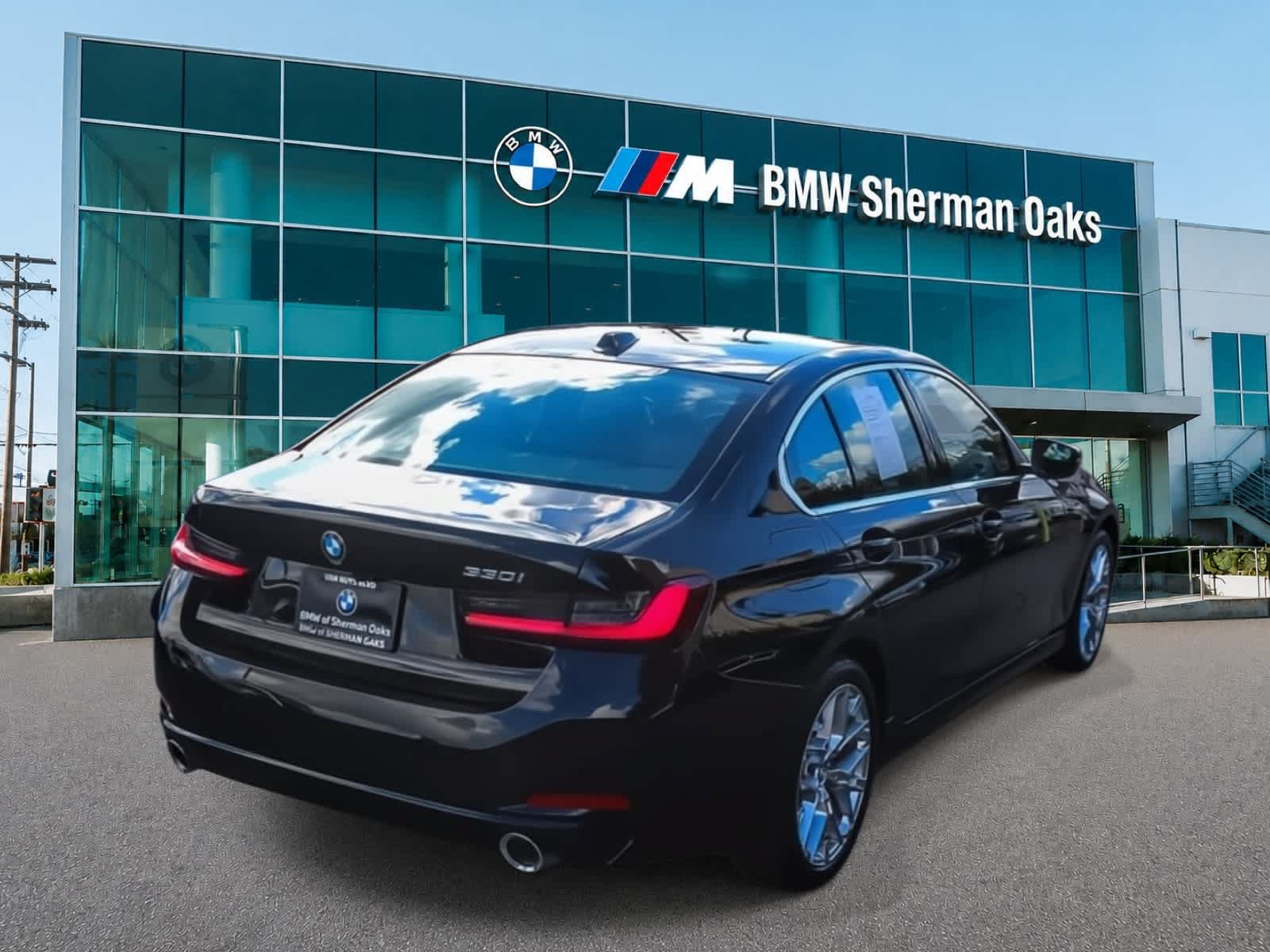 Used 2026 BMW 330i Sedan w/ Convenience Package RWD image 8