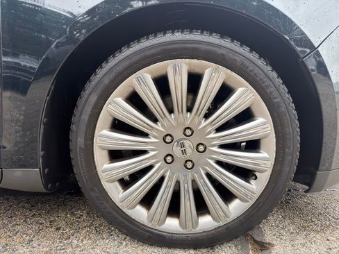 Used 2014 Lincoln MKS AWD image 9