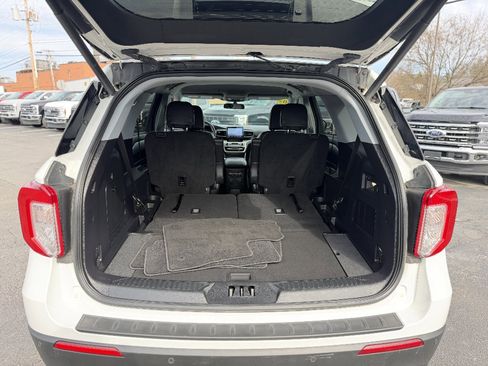 Certified 2022 Ford Explorer XLT w/ Equipment Group 202A image 6