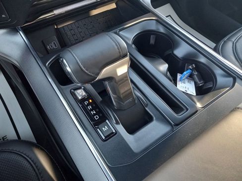 Used 2025 Ford F150 Platinum image 27