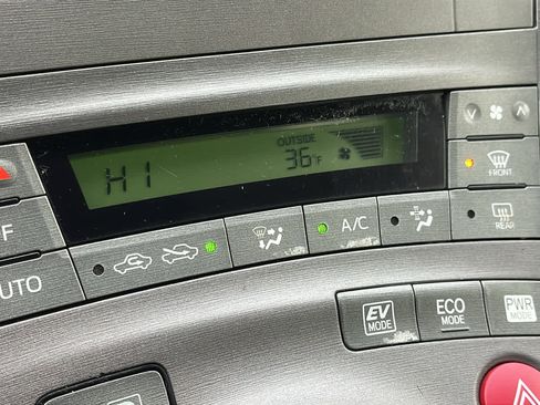 Used 2012 Toyota Prius Two image 24