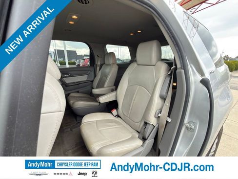 Used 2015 GMC Acadia SLT image 25