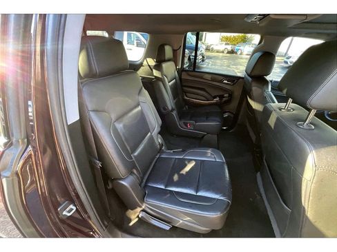 Used 2017 Chevrolet Suburban Premier image 27