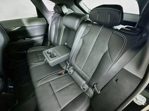Used 2026 Cadillac Optiq Sport 2 w/ LPO, Floor Liner Package AWD/4WD image 29
