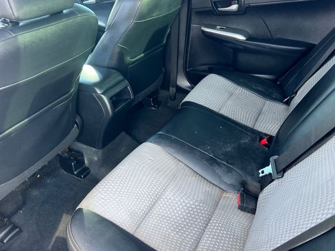 Used 2012 Toyota Camry SE image 9