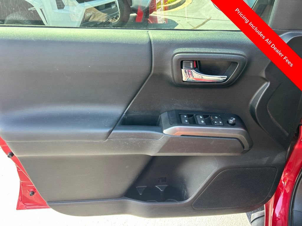 Used 2022 Toyota Tacoma TRD Sport w/ Technology Package AWD/4WD image 4