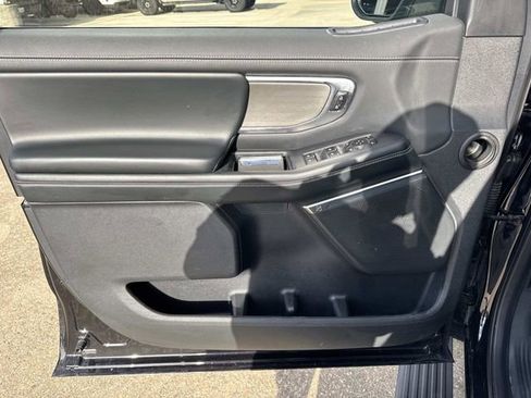 Used 2025 Ford Expedition Max Platinum AWD/4WD image 24