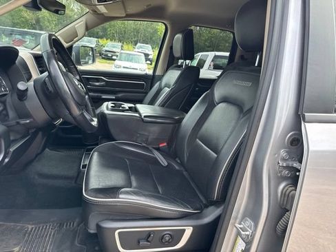 Used 2019 RAM 1500 Laramie AWD/4WD image 12
