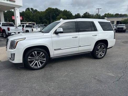 Used 2016 Cadillac Escalade Premium AWD/4WD image 4