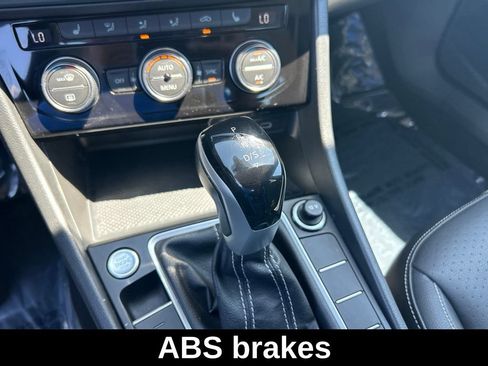 Used 2024 Volkswagen Jetta SE FWD image 14