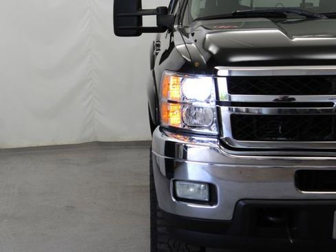 Used 2011 Chevrolet Silverado 2500 LTZ w/ LTZ Plus Package AWD/4WD image 4