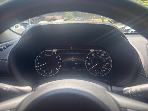 Used 2025 Nissan Sentra SV FWD image 27