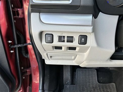 Used 2016 Subaru Forester 2.5i Premium image 16