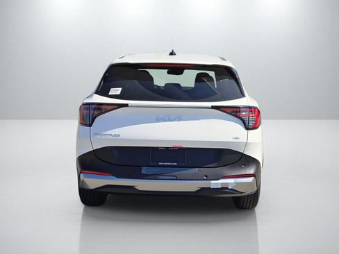 New 2026 Kia Sportage LX FWD image 5