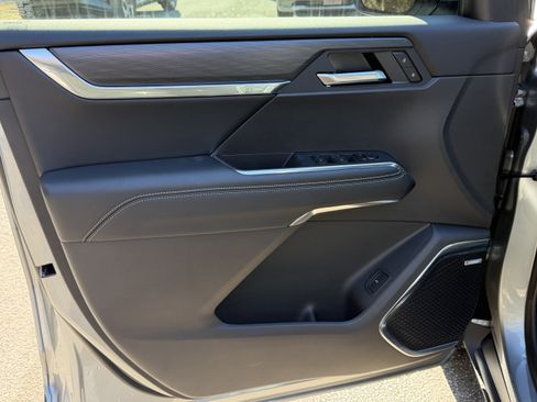 New 2026 GMC Acadia Elevation image 7