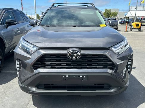 Used 2023 Toyota RAV4 XLE AWD/4WD image 3