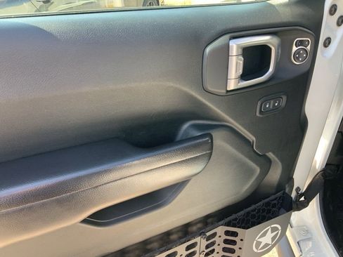 Certified 2020 Jeep Gladiator Rubicon w/ Dual Top Group image 13