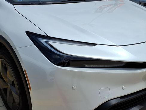 Used 2026 Toyota Prius LE FWD image 4