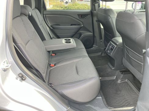 Used 2025 Subaru Forester Premium image 30