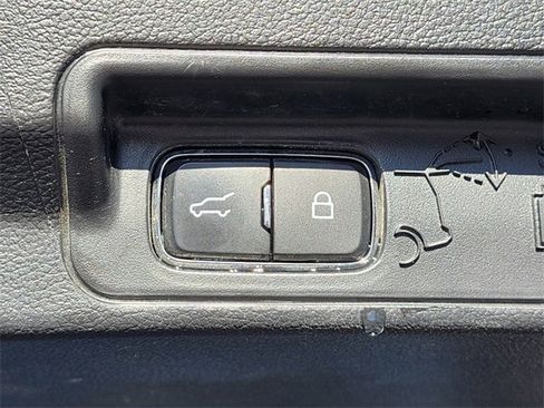 Certified 2022 Ford Explorer XLT w/ Equipment Group 202A image 34