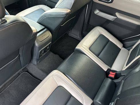 Used 2023 Ford Bronco Wildtrak image 9