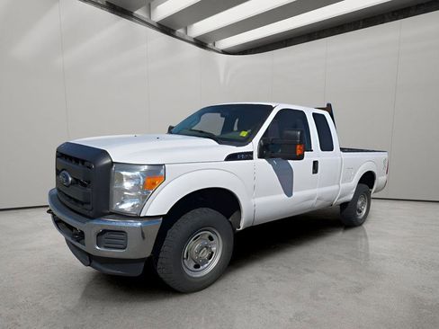 Used 2015 Ford F250 XL w/ Power Equipment Group AWD/4WD image 1