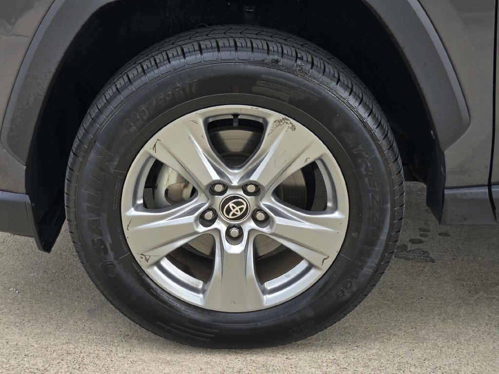 Used 2024 Toyota RAV4 XLE FWD image 8