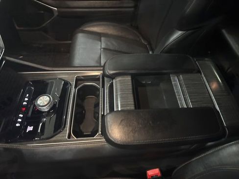 Used 2024 Jeep Wagoneer L Series II w/ Flexible Seating Group image 29