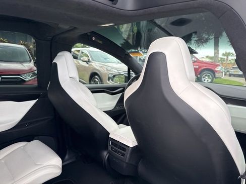 Used 2019 Tesla Model X 100D image 17
