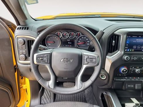 Used 2022 Chevrolet Silverado 1500 LT Trail Boss w/ LPO, Dark Essentials Package image 17