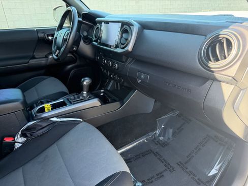 Used 2020 Toyota Tacoma TRD Sport w/ Technology Package RWD image 10