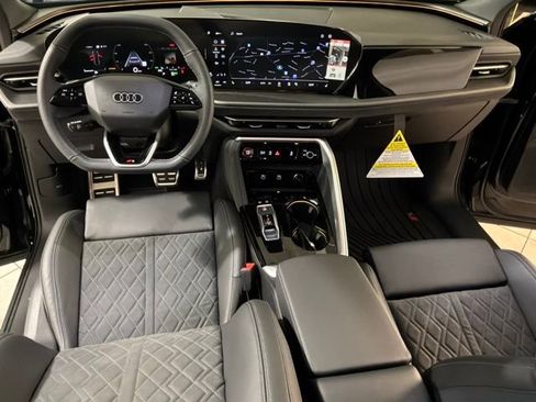 New 2025 Audi SQ5 Premium image 10