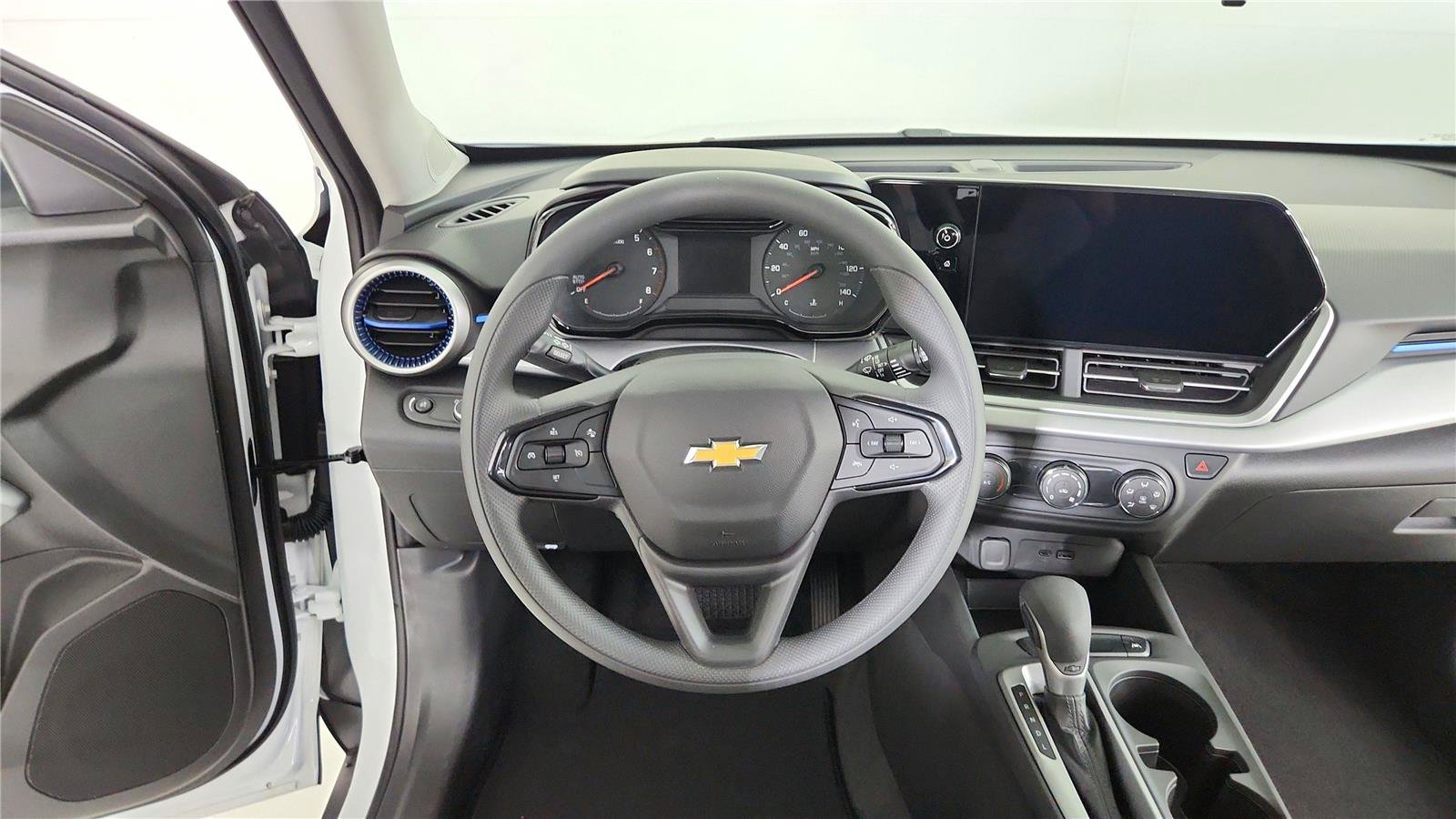 Used 2026 Chevrolet Trax LS FWD image 19