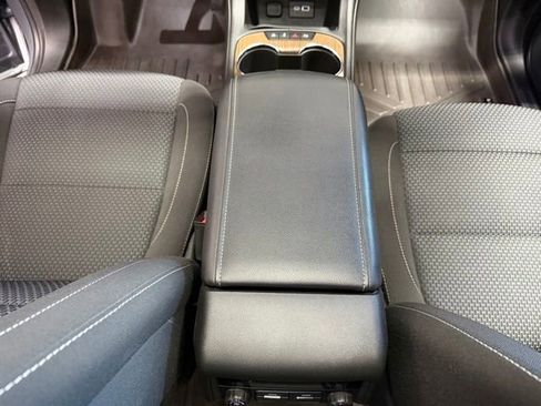 Used 2021 GMC Acadia SLE w/ Driver Convenience Package image 33