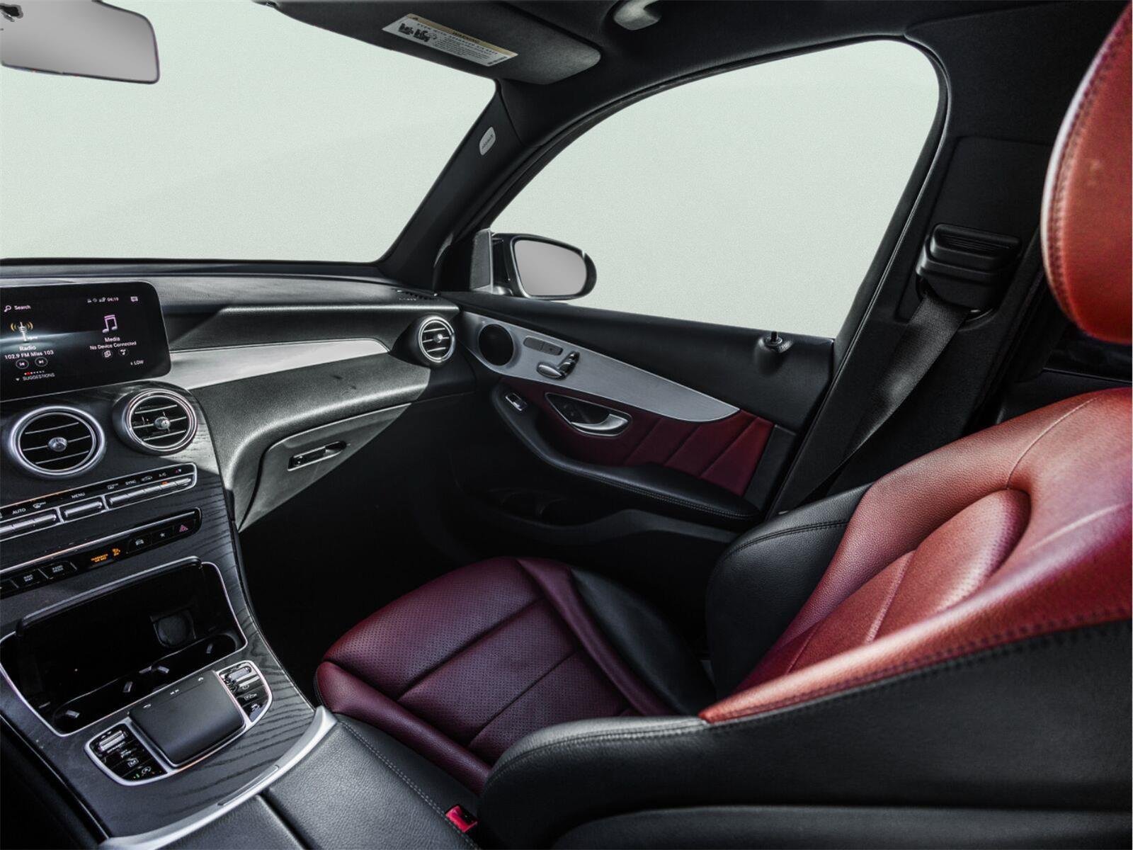 Used 2022 Mercedes-Benz GLC 300 image 23