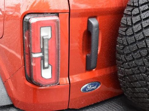 Used 2022 Ford Bronco Badlands image 13