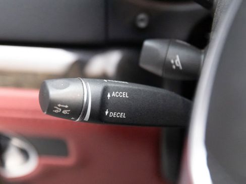 Used 2013 Mercedes-Benz SL 550 image 76